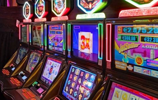 Revoltător: sălile de păcănele se închis rând pe rând la sat pentru a fi redeschise la oraș! Proprietarii nu vor să renunțe la afacere