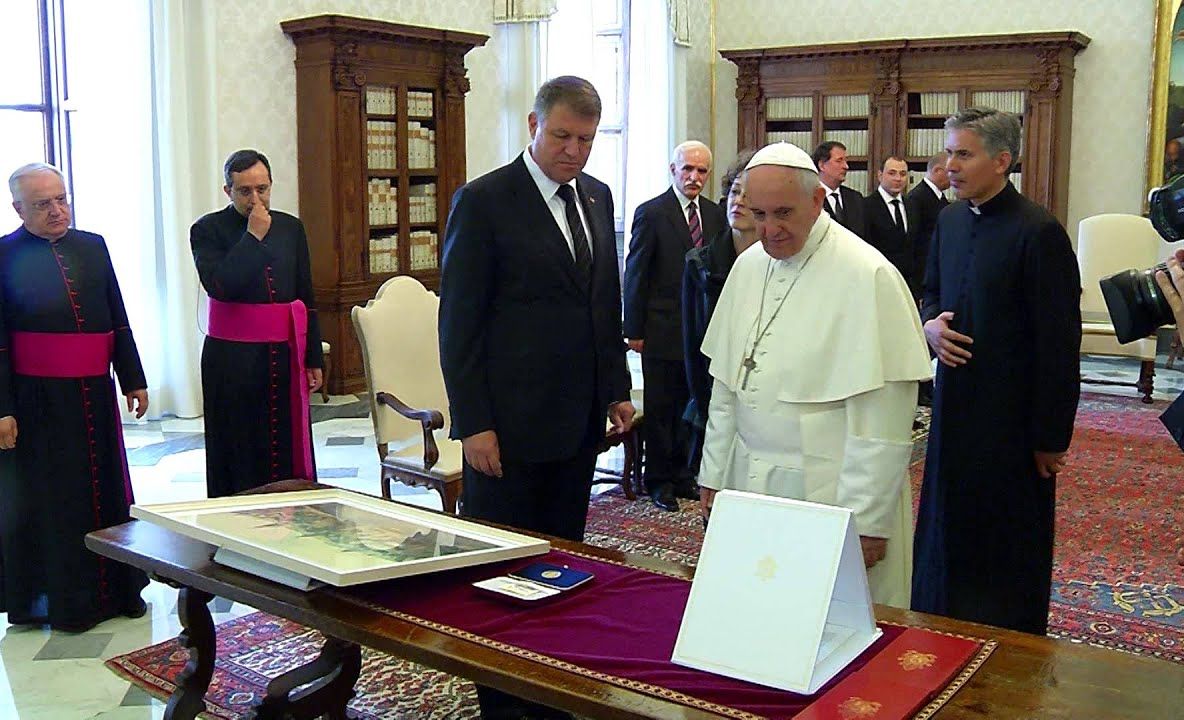 Iohannis, alături de Papă la toate ceremoniile