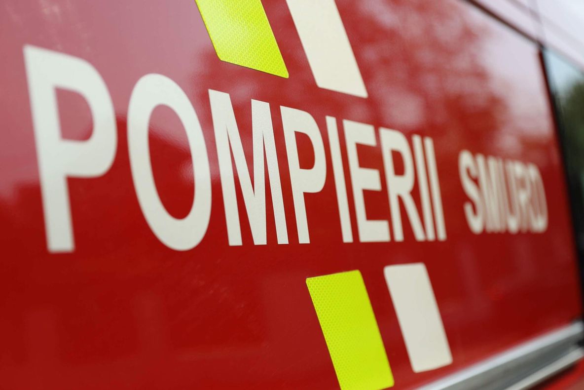 Noapte de foc, în județul Suceava: două case au ars ca o torță