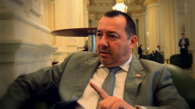 Cătălin Rădulescu în mitraliază pe Victor Ponta