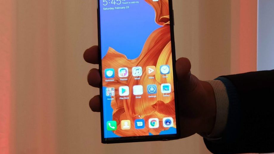 Telefonul chinezesc care te usucă de bani! Cât trebuie să muncești ca român să îți iei unul?