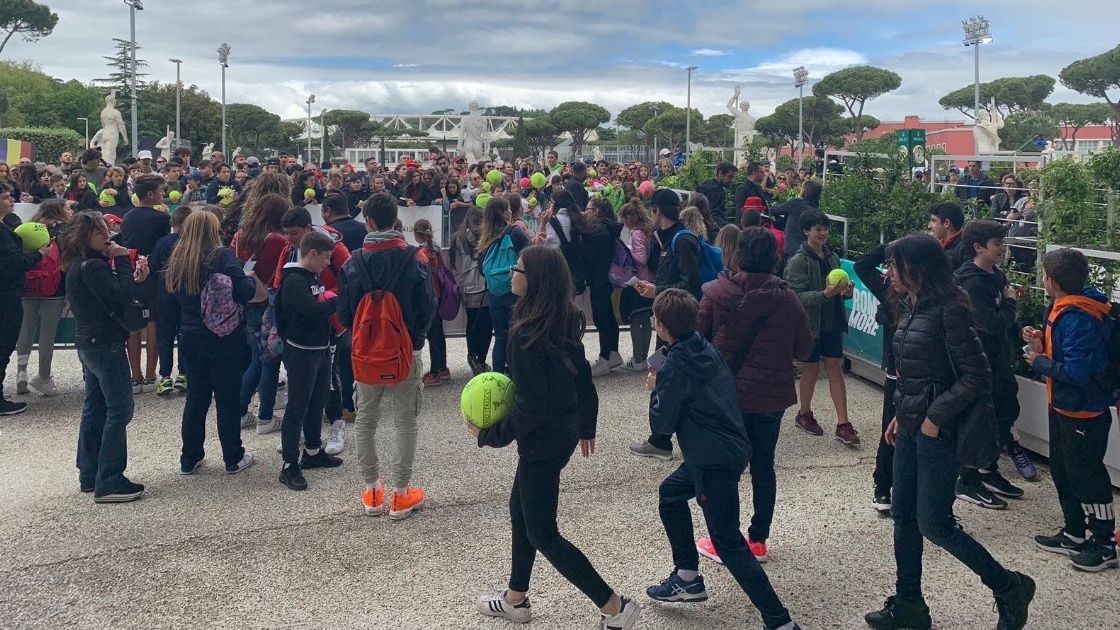 Halep și Buzărnescu, asaltate de fani la Roma!