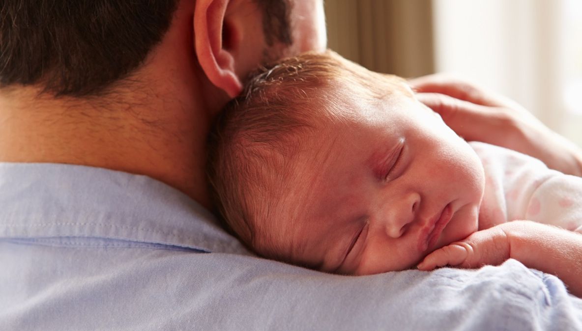 Cum influențează vârsta tatălui sănătatea nou-născutului