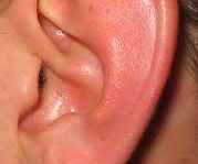 ÎNFIORĂTOR ce a descoperit un medic în urechea unui bărbat! Nu te uita dacă ai probleme cu inima 