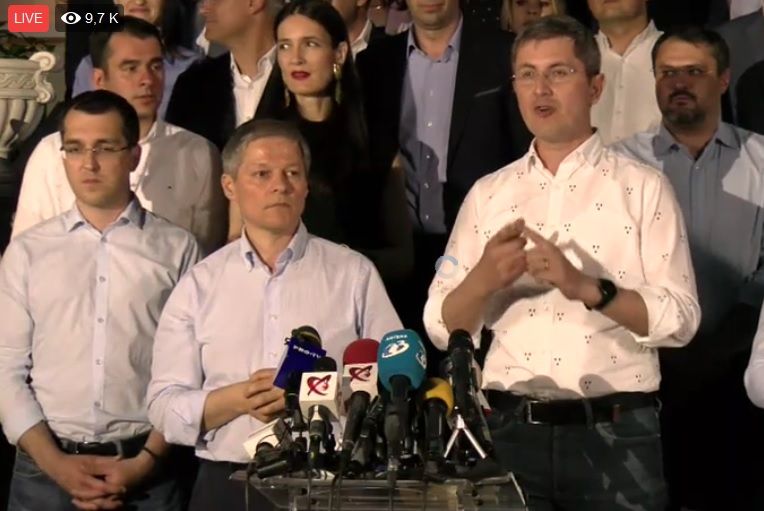 "Votul de azi arată că România renaște". Reacția USR-Plus după rezultatul din alegeri