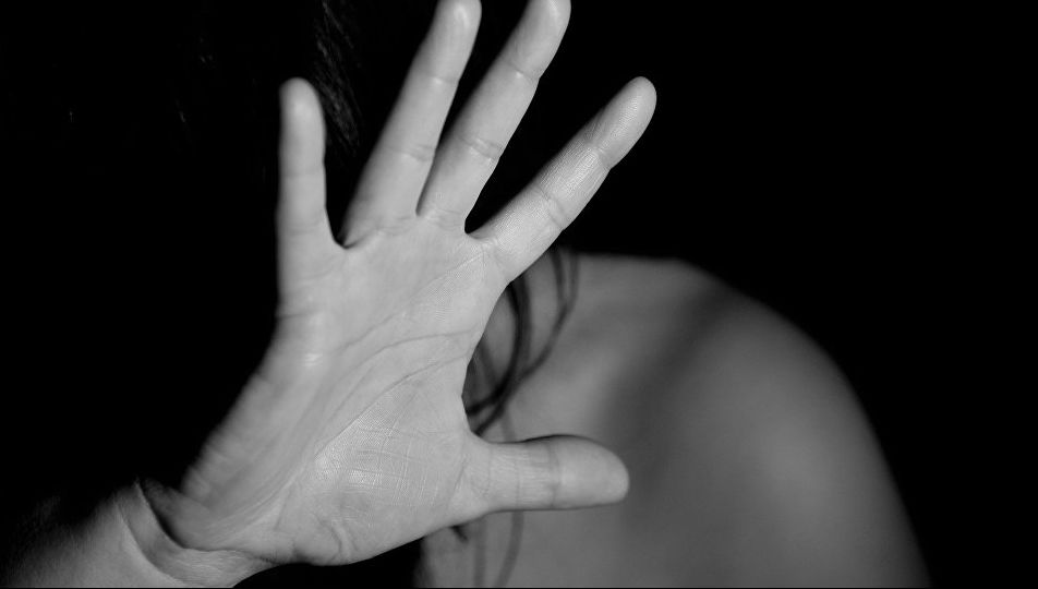 Caz șocant la Chișinău: Au violat o minoră de 16 ani și au aruncat-o de la etajul 7