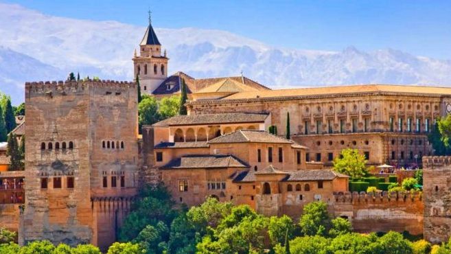 Un oraș din Spania îi alungă pe turiști. "Plecați de aici, barbarilor!"