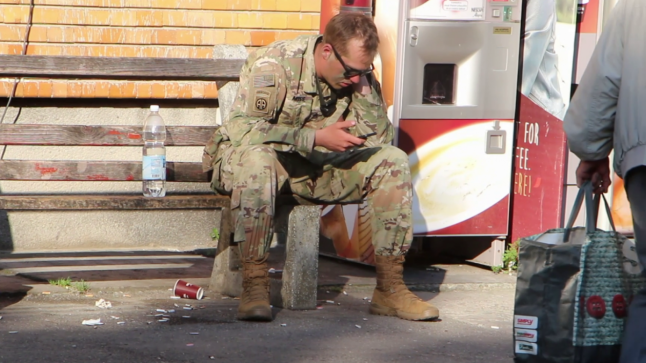 Noapte dramatică la Buzău. 1.000 de americani s-au parașutat lângă oraș. Unul a fost rănit