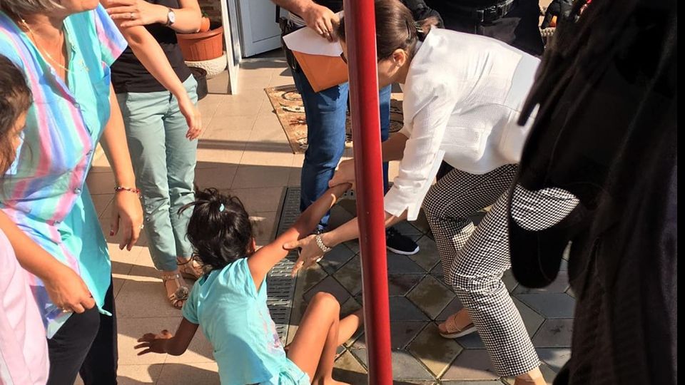 Procuroarea din Craiova, acuzată că a bruscat fetița adoptată: "Nu am tras de copil" 