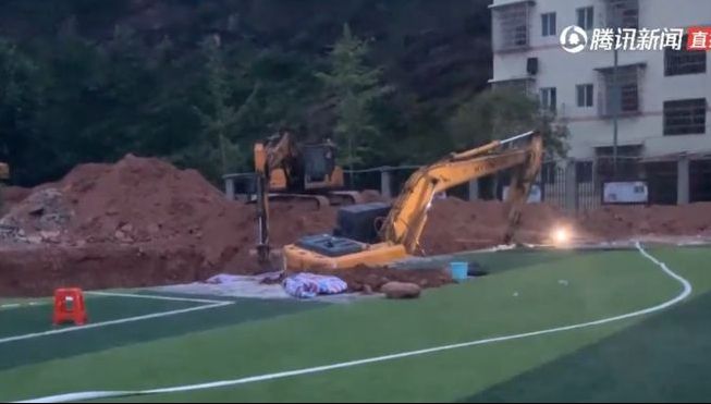 Profesorul s-a opus mafiei și l-au îngropat sub noua bază de sport