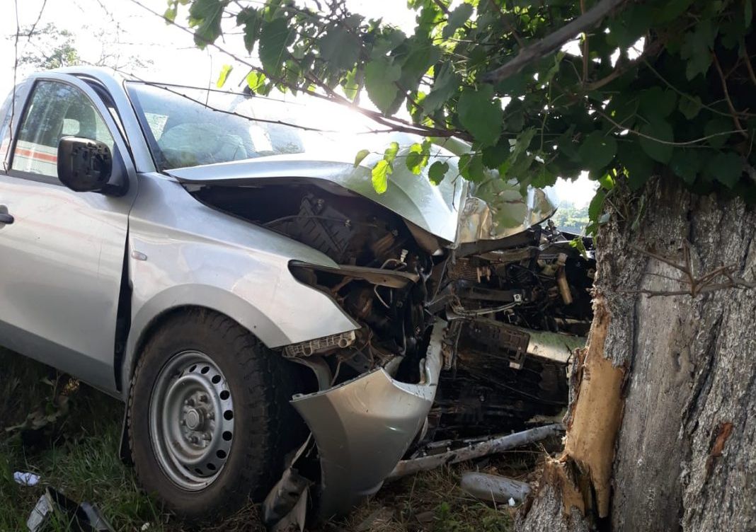 Tragedie pe o șosea din Constanța. A murit, după ce s-a izbit cu mașina de un copac