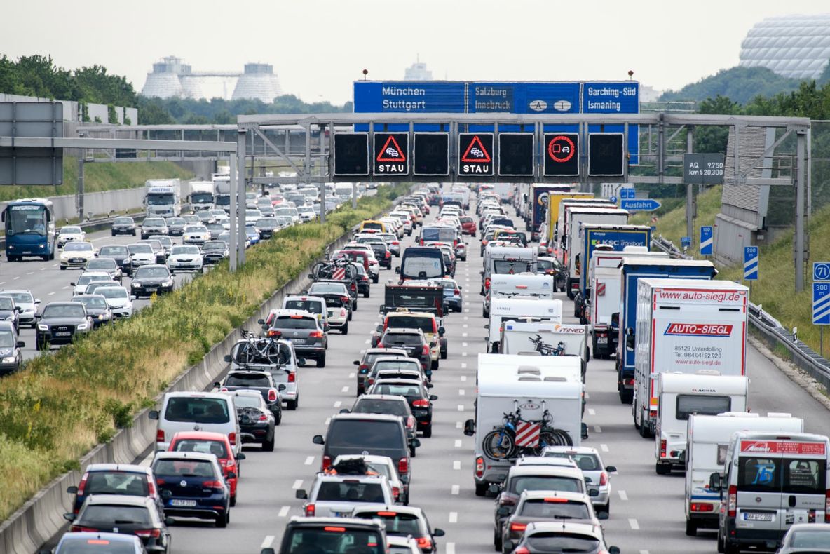 Taxa de autostradă din Germania, declarată ilegală. Cine întreține, de fapt, șoselele nemțești?