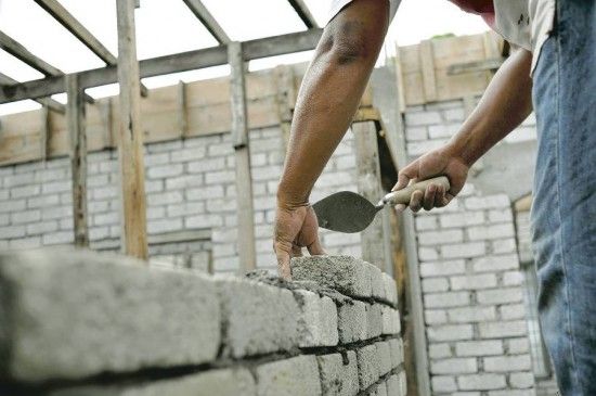 Codul Administrativ. Cum scapă de demolare construcțiile ridicate ilegal