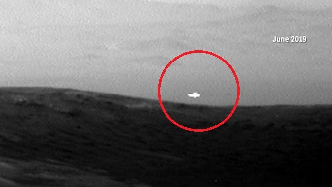 Ce este lumina stranie fotografiată pe Marte de NASA. Speculațiile explodează pe Internet