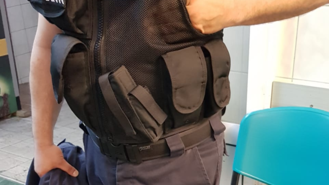 Caz grav la Penitenciarul Deva! Un paznic a fost înjunghiat de trei ori de către un deţinut