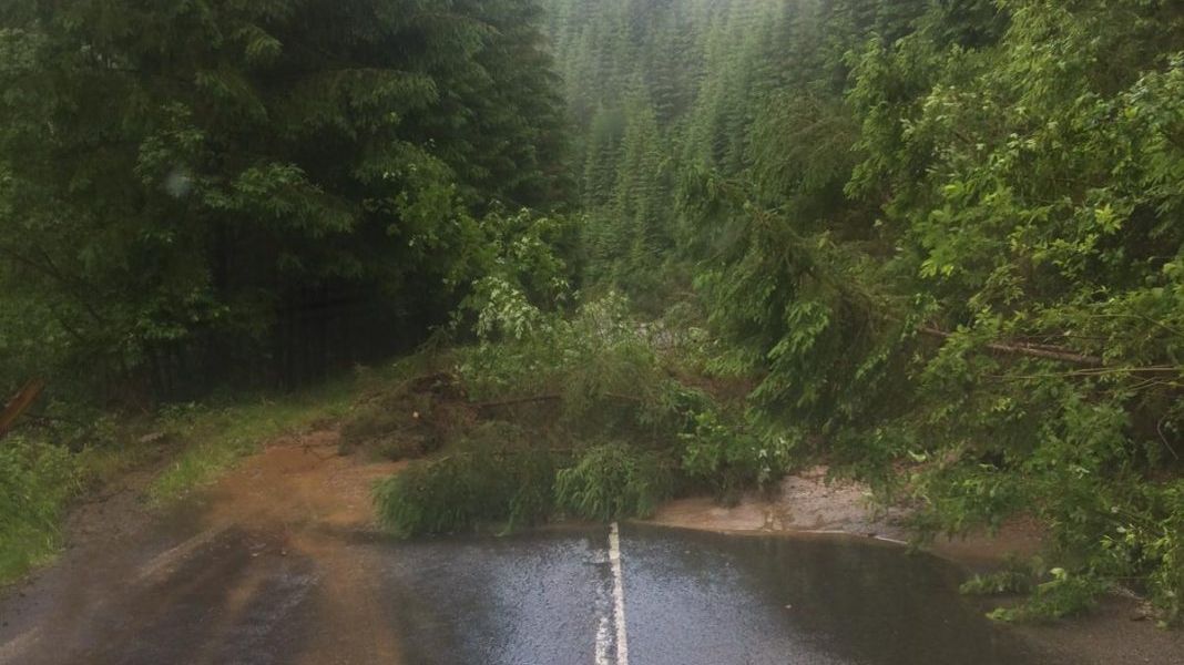Transalpina blocată! Vremea rea a făcut ravagii 