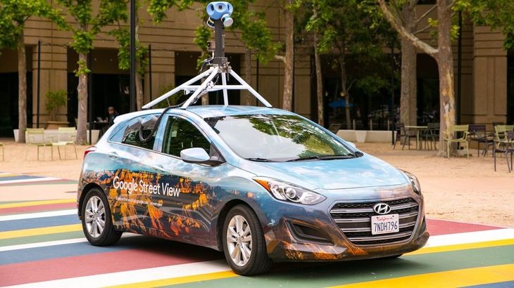 Google Street View vine cu maşini şi imagini noi, în Romania