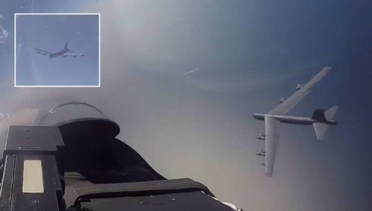 Moscova susține că a interceptat un bombardier SUA lângă granița Rusiei