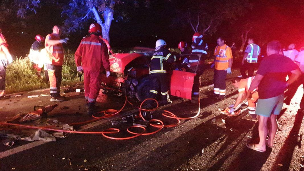 Accident înfiorător, la Tulcea: trei oameni au murit