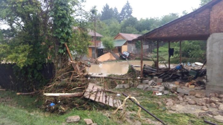 Prăpăd în România. Inundațiile au făcut ravagii. Imaginile dezastrului lăsat în urmă de natură 