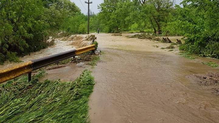 COD PORTOCALIU de inundații în 9 județe. Comandament de urgență la MAI la 10,30