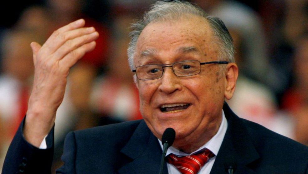 Ion Iliescu, internat în spital, cu probleme cardiace