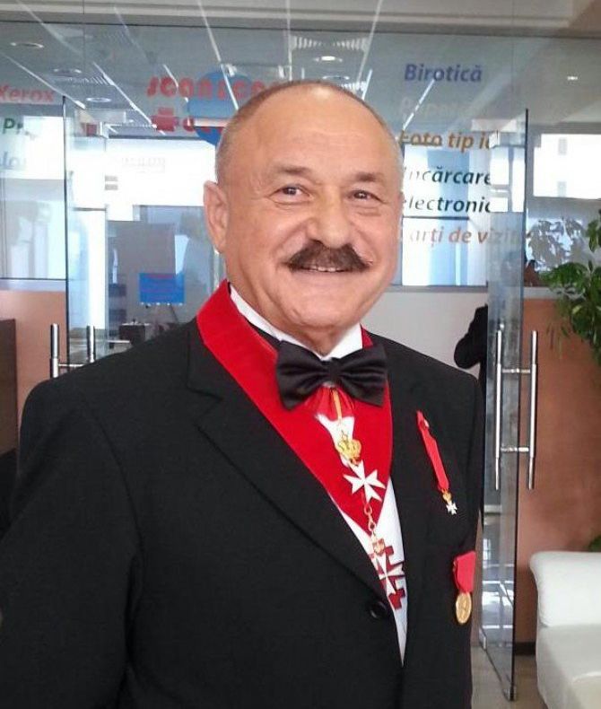 Președintele Universității Titu Maiorescu din București reținut de procurorii de la sectorul 2