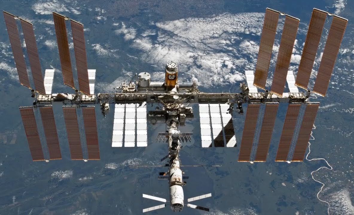 Te-ai plictisit de Litoral? Ce-ai zice de un sejur în spațiu?