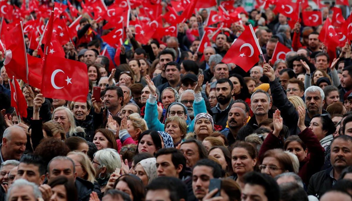 Locuitorii din Istanbul își aleg din nou primarul, după ce scrutinul din martie a fost anulat