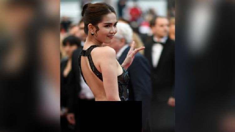 Modelul care a venit fără lenjerie intimă la Cannes