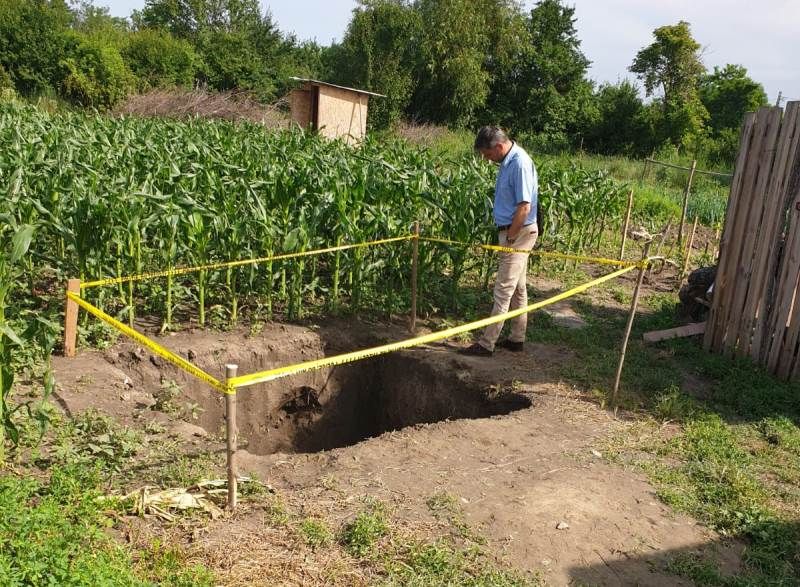 Descoperire cumplită făcută de un prahovean care săpa o groapă în curte