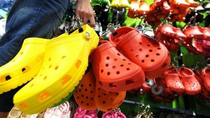 Ai acest tip de sandale? Aruncă-le imediat