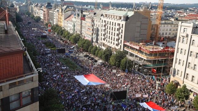 Protest mamut la Praga pentru demisia premierului acuzat de corupție