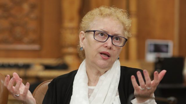 Mișcare DECISIVĂ pentru demiterea Avocatului Poporului - Renate Weber, câteva ore până la revocarea sa în Parlament
