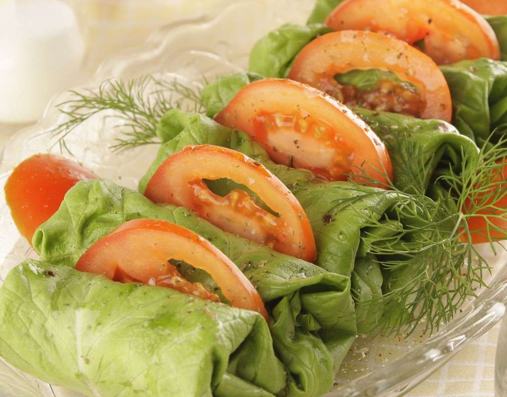 Sărmăluţe cu brânză: reţeta perfectă pentru zilele de vară