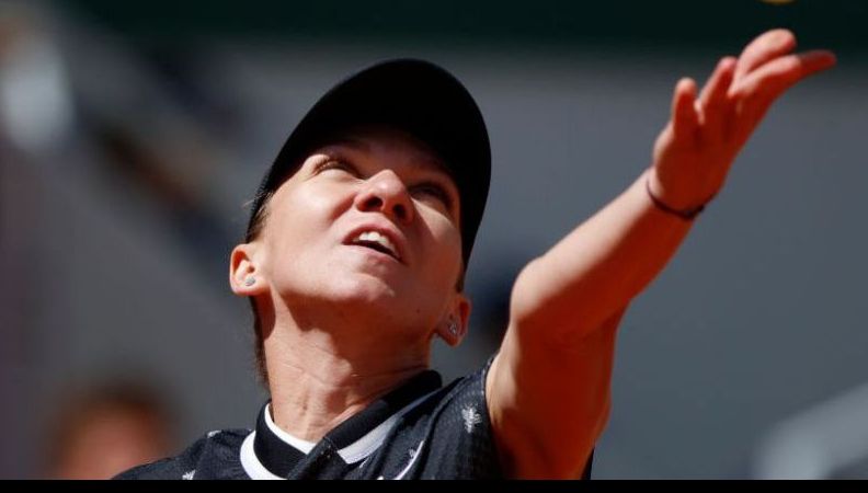 Halep urcă în clasament fără să joace