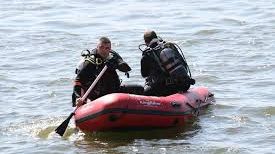Intervenție de urgență a scafandrilor. Bărbat de 44 de ani dat dispărut, căutat în Lacul Surduc