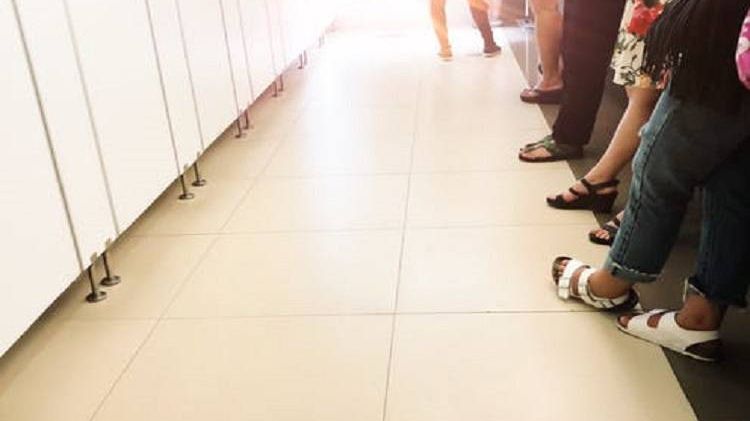 De ce femeile au nevoie de două ori mai multe toalete decât bărbaţii