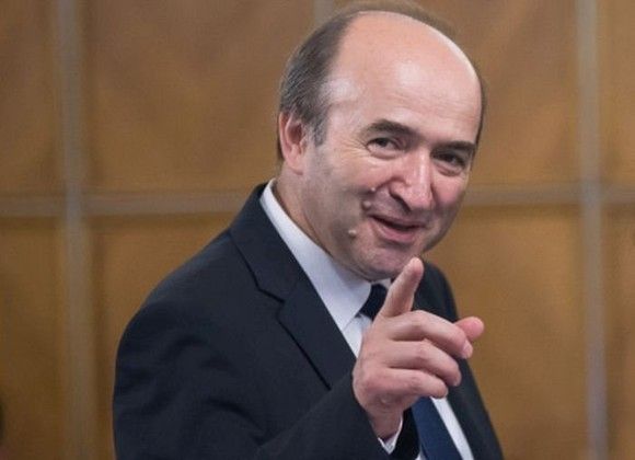 Tudorel Toader, luat peste picior pe reţelele de socializare de foşti studenţi