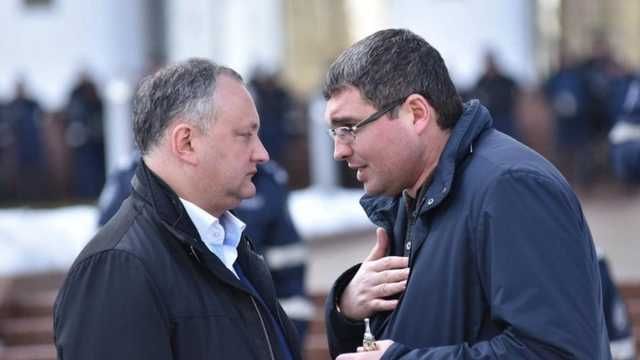 Dodon, "turnat" de fostul colaborator Usatîi, urmărit pentru că ar fi ordonat un asasinat
