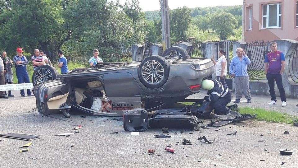 Grav accident la Satu Mare. Două mașini s-au făcut praf: un mort și trei răniți