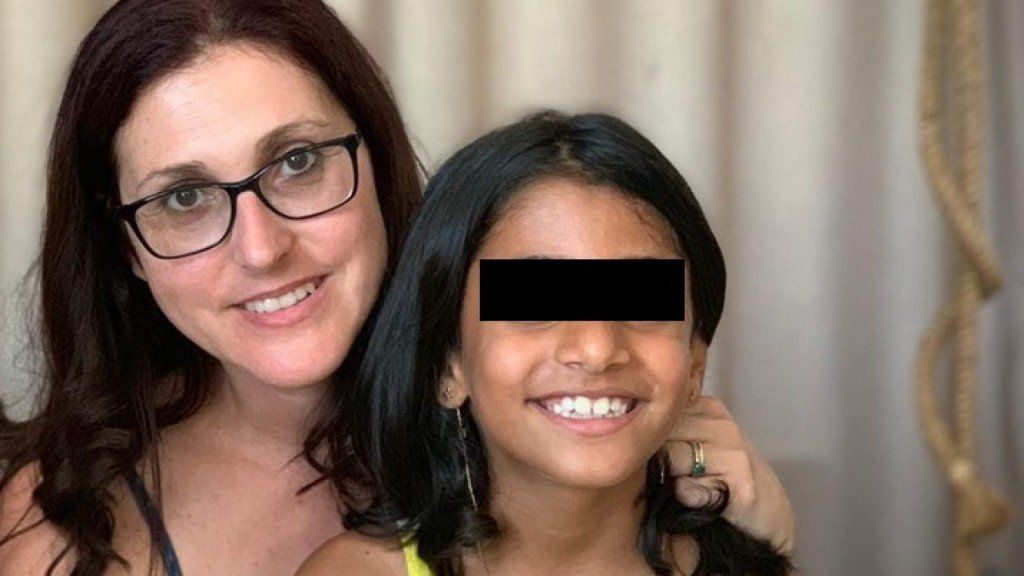 Decizie executorie - Sorina poate pleca în SUA cu părinții adoptivi. Bogdan Licu face recurs