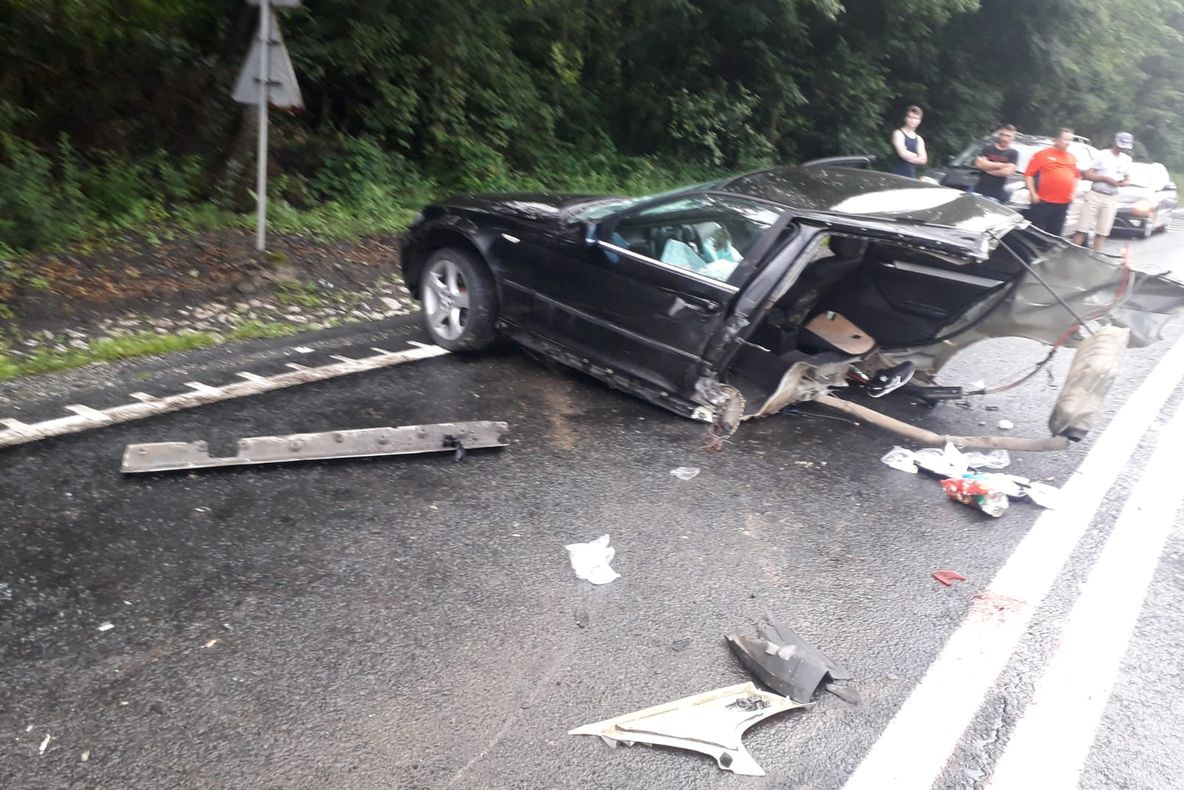 Accident violent în Sibiu. Imagini crunte cu mașinile distruse