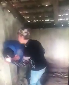 Adolescent rupt în bătaie de un alt tânăr, întreaga scenă a fost filmată (VIDEO+FOTO)