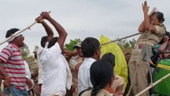 Polițista a fost atacată de mulțimea furioasă de bărbați. Ce a urmat, șoc în India