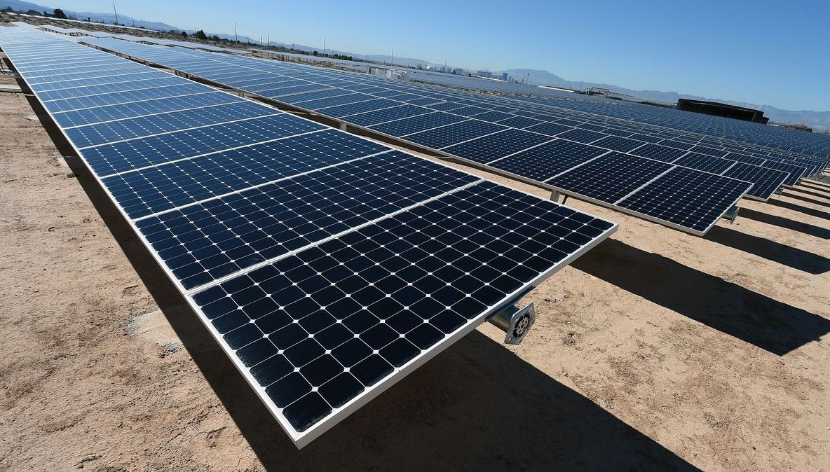 Verdictul specialiștilor în lupta cu poluarea: când o să avem doar energie regenerabilă