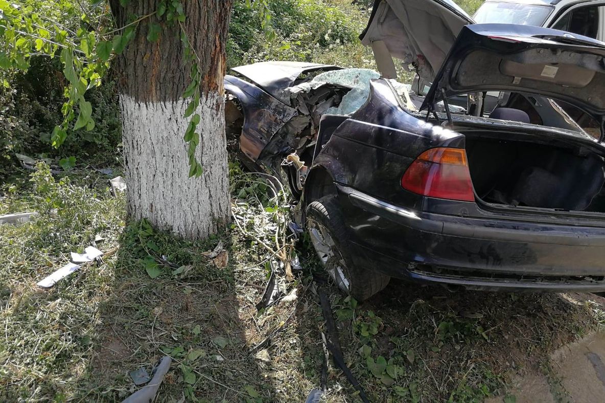 Accident cumplit, în Olt! Un mort și 5 răniți, după impactul cu un camion