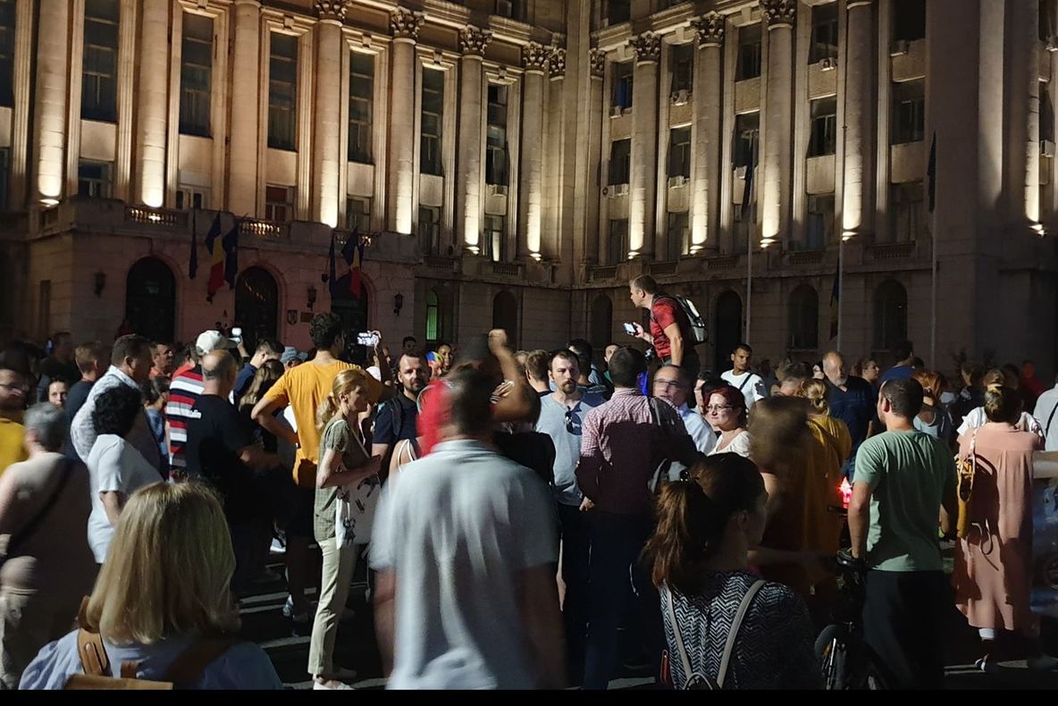 Protest pentru Alexandra în Bucureşti şi în ţară, mii de oamenii pe străzi (VIDEO+GALERIE FOTO)