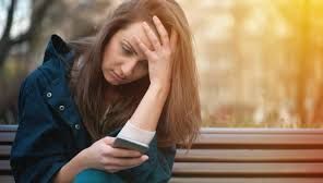 Proiect: Închisoare pentru cei care postează imagini nud fără consimţământ/revenge porn