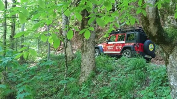 Turist mort în munți. Salvamontiștii nu au putut interveni pentru că mașinile erau sub sechestru! 